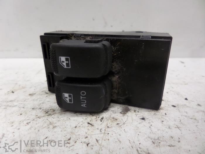Usados Interruptor combinado de ventanillas Hyundai Getz 1.4i 16V Precio € 25,00 Norma de margen ofrecido por Verhoef Cars & Parts
