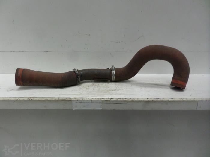 Gebrauchte Intercooler Schlauch Mitsubishi Canter 3.0 Di-D 16V Preis auf Anfrage angeboten von Verhoef Cars & Parts