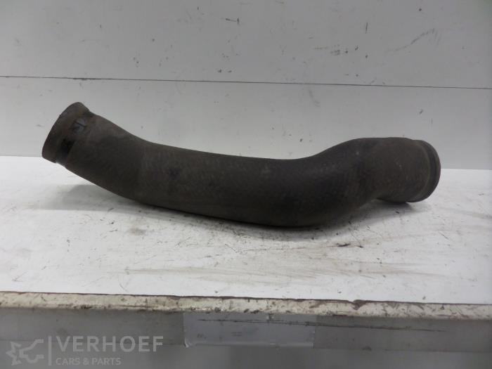 Gebrauchte Intercooler Schlauch Mitsubishi Canter 3.0 Di-D 16V Preis auf Anfrage angeboten von Verhoef Cars & Parts