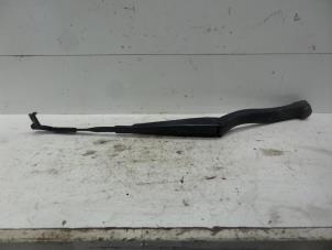 Used Front wiper arm Mercedes E Estate (S212) E-350 CDI V6 24V BlueEfficiency 4-Matic Price on request offered by Verhoef Cars & Parts