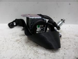 Używane Pas bezpieczenstwa prawy tyl Mitsubishi Colt (Z2/Z3) 1.3 16V Cena € 40,00 Procedura marży oferowane przez Verhoef Cars & Parts