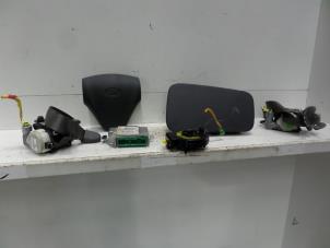 Usagé Kit + module airbag Kia Rio II (DE) 1.4 16V Prix sur demande proposé par Verhoef Cars & Parts