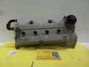 Used Rocker cover Nissan Note (E11) 1.6 16V Price on request offered by Verhoef Cars & Parts