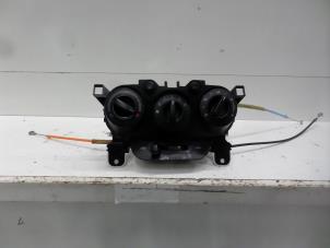 Gebrauchte Heizung Bedienpaneel Mazda 2 (DE) 1.3 16V S-VT Preis auf Anfrage angeboten von Verhoef Cars & Parts