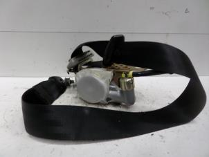 Used Front seatbelt, left Nissan Micra (K12) 1.0 16V Price on request offered by Verhoef Cars & Parts