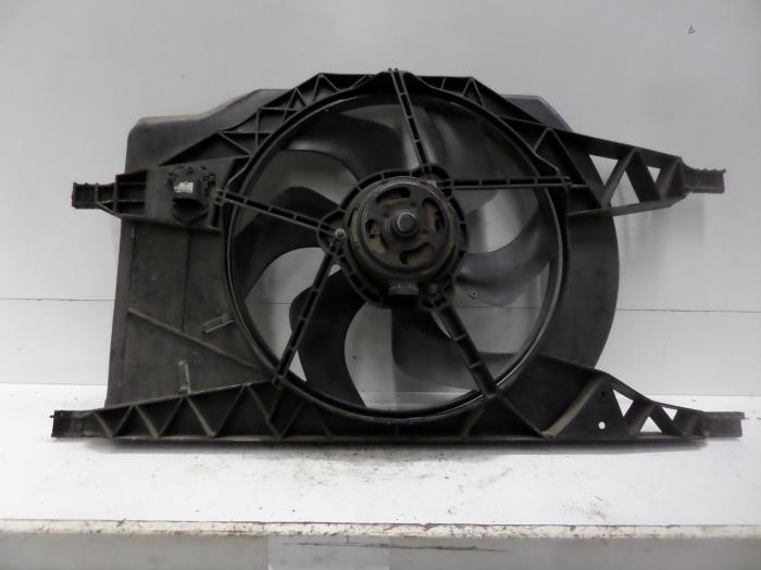 Cooling fans from a Renault Espace (JK) 2.0 16V Turbo 2003