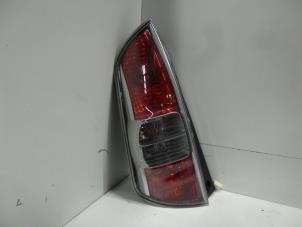Używane Tylne swiatlo pozycyjne lewe Daihatsu Sirion 2 (M3) 1.3 16V DVVT Cena € 25,00 Procedura marży oferowane przez Verhoef Cars & Parts