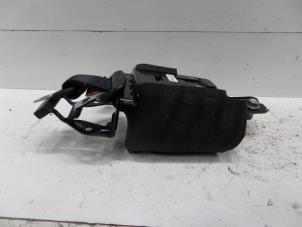 Begagnade Bakre säkerhetsbälte, mitten Mazda 6 SportBreak (GH19/GHA9) 2.0 CiDT 16V Pris € 40,00 Marginaltabell erbjuds av Verhoef Cars & Parts
