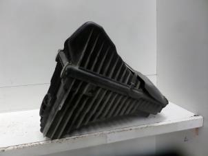 Usagé Boîtier filtre à air Audi Q7 (4LB) 6.0 TDI V12 48V Prix € 150,00 Règlement à la marge proposé par Verhoef Cars & Parts