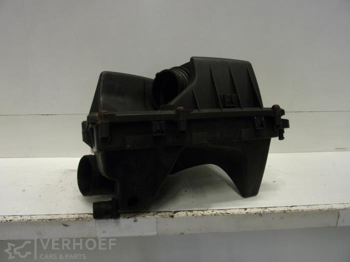 Begagnade Luftfilterhus Opel Vectra C GTS 1.9 CDTI 16V Pris € 40,00 Marginaltabell erbjuds av Verhoef Cars & Parts
