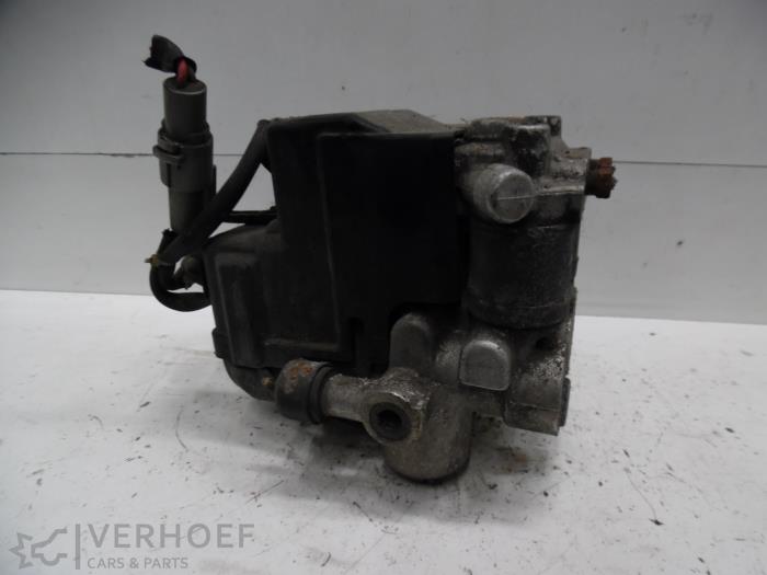 Begagnade ABS-pump Lexus LS (F4) 400 4.0 32V Pris på förfrågan erbjuds av Verhoef Cars & Parts