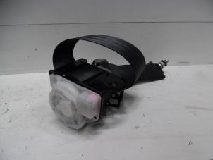 Begagnade Bakre säkerhetsbälte, vänster Honda Jazz (GD/GE2/GE3) 1.2 i-DSi Pris på förfrågan erbjuds av Verhoef Cars & Parts