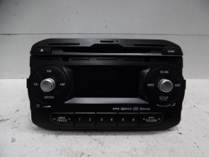 Used Radio CD player Kia Picanto (TA) 1.2 16V Price € 75,00 Margin scheme offered by Verhoef Cars & Parts