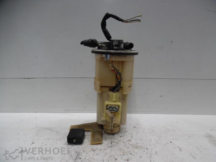 Used Petrol pump Toyota Celica (ZZT230/231) 1.8i 16V Price € 50,00 Margin scheme offered by Verhoef Cars & Parts