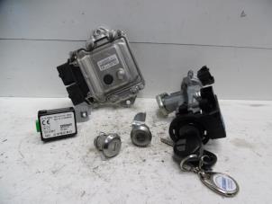 Usagé Kit serrure cylindre (complet) Suzuki Alto (GF) 1.0 12V Prix € 125,00 Règlement à la marge proposé par Verhoef Cars & Parts
