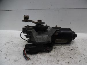 Used Front wiper motor Ssang Yong Korando Cabrio (KJ) 2.9 TD Price on request offered by Verhoef Cars & Parts