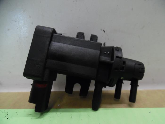 Turbo relief valve from a Peugeot 308 SW (4E/H) 1.6 HDi 16V 2008