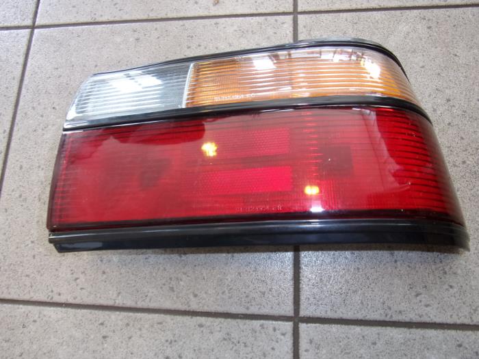 Rücklicht rechts van een Toyota Corolla 1990