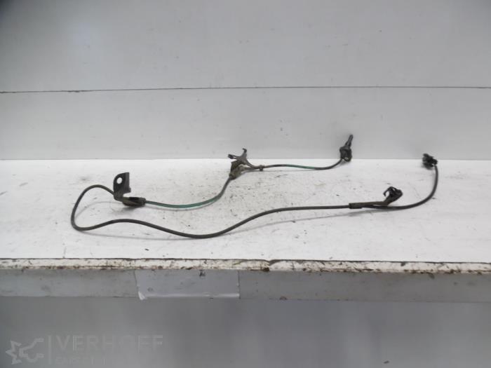 Begagnade ABS-sensor Toyota Verso S 1.33 16V Dual VVT-I Pris på förfrågan erbjuds av Verhoef Cars & Parts