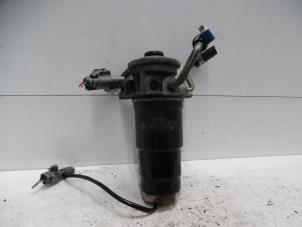 Usagé Boîtier de filtre carburant Toyota Yaris Verso (P2) 1.4 D-4D Prix sur demande proposé par Verhoef Cars & Parts
