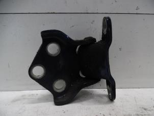 Used Tailgate hinge Toyota Yaris Verso (P2) 1.4 D-4D Price on request offered by Verhoef Cars & Parts