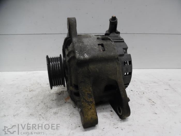 Begagnade Dynamo Hyundai XG 2.5 V6 24V Pris € 50,00 Marginaltabell erbjuds av Verhoef Cars & Parts