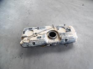 Używane Zbiornik Suzuki Splash 1.0 12V Cena na żądanie oferowane przez Verhoef Cars & Parts