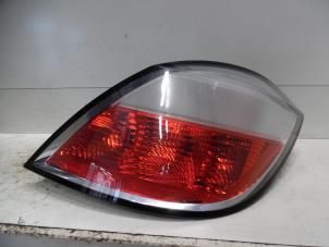 Used Taillight, right Opel Astra H (L48) 1.6 16V Twinport Price € 40,00 Margin scheme offered by Verhoef Cars & Parts