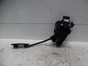 Used Throttle pedal position sensor Kia Venga Price € 50,00 Margin scheme offered by Verhoef Cars & Parts