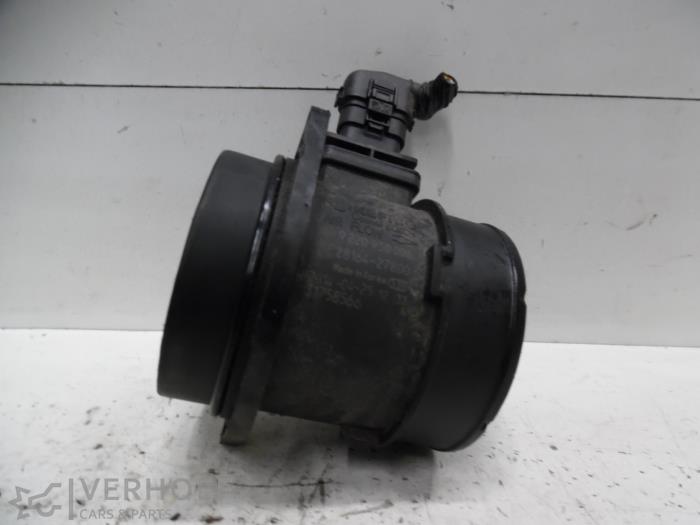 Usagé Débitmètre Hyundai H-300 2.5 CRDi Prix € 30,25 Prix TTC proposé par Verhoef Cars & Parts