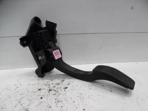 Used Throttle pedal position sensor Hyundai H-300 2.5 CRDi Price on request offered by Verhoef Cars & Parts