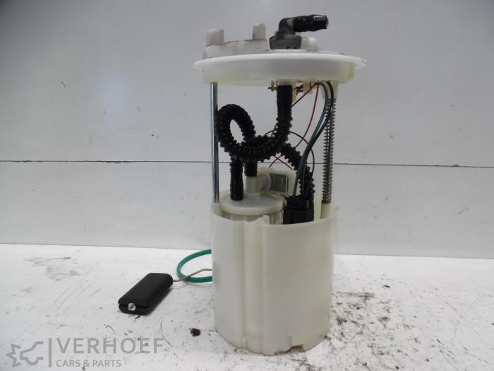 Usagé Pompe essence Fiat Stilo (192A/B) 2.4 20V Abarth 5-Drs. Prix sur demande proposé par Verhoef Cars & Parts
