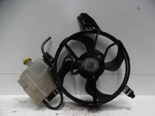 Usagé Moto ventilateur Nissan Micra (K12) 1.0 16V Prix € 35,00 Règlement à la marge proposé par Verhoef Cars & Parts