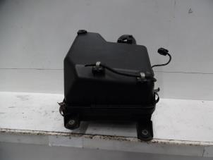 Used Air box Mitsubishi L-200 2.5 DI-D 4x4 Price on request offered by Verhoef Cars & Parts