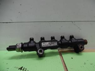 Used Fuel injector nozzle Mazda 3 Sport (BK14) 1.6 CiTD 16V Price on request offered by Verhoef Cars & Parts