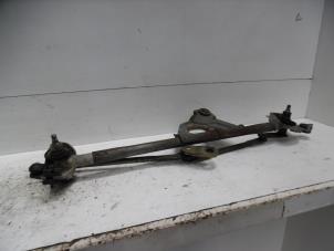 Used Wiper mechanism Mitsubishi Outlander (CU) 2.0 16V 4x2 Price on request offered by Verhoef Cars & Parts