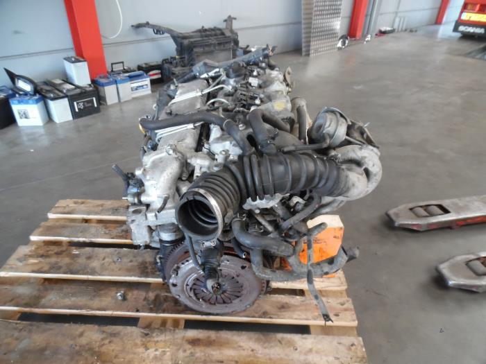 Engine from a Toyota Corolla Verso (R10/11) 2.0 D-4D 16V 2005
