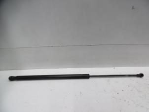 Used Rear gas strut, left Hyundai Matrix 1.6 16V Price on request offered by Verhoef Cars & Parts