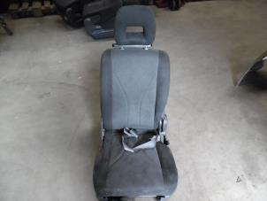 Używane Fotel tylny Mazda MPV (LW19/69) 2.0 CiTD 16V Cena na żądanie oferowane przez Verhoef Cars & Parts