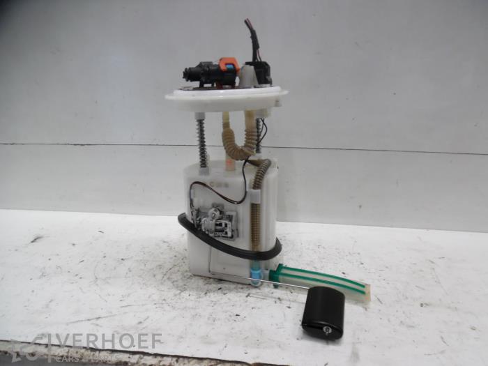 Gebrauchte Tankschwimmer Kia Cee'd (EDB5) Preis auf Anfrage angeboten von Verhoef Cars & Parts