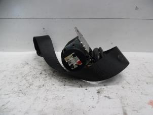 Używane Pas bezpieczenstwa lewy tyl Mitsubishi Colt (Z2/Z3) 1.3 16V Cena na żądanie oferowane przez Verhoef Cars & Parts
