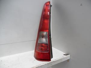 Używane Tylne swiatlo pozycyjne lewe Daihatsu Cuore (L251/271/276) 1.0 12V DVVT Cena € 25,00 Procedura marży oferowane przez Verhoef Cars & Parts