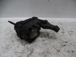 Used Headlight motor Hyundai Matrix 1.8 16V Price on request offered by Verhoef Cars & Parts