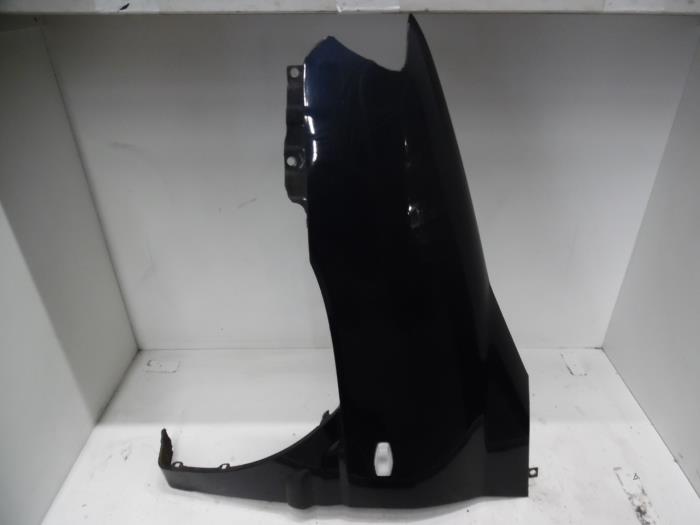 Front wing, left from a Hyundai Matrix 1.8 16V 2006
