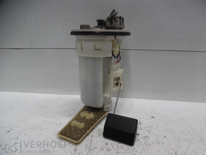 Used Petrol pump Toyota Corolla Verso (R10/11) 1.8 16V VVT-i Price € 40,00 Margin scheme offered by Verhoef Cars & Parts