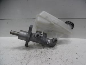 Used Master cylinder Fiat Scudo (270) 1.6 D Multijet DPF Price on request offered by Verhoef Cars & Parts