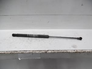 Used Rear gas strut, left Alfa Romeo 147 (937) 2.0 Twin Spark 16V Price on request offered by Verhoef Cars & Parts
