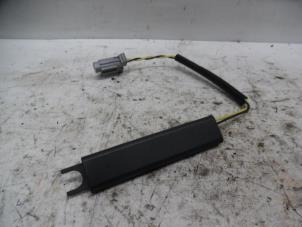 Used Antenna Amplifier Nissan Qashqai (J11) 1.2 DIG-T 16V Price € 30,00 Margin scheme offered by Verhoef Cars & Parts