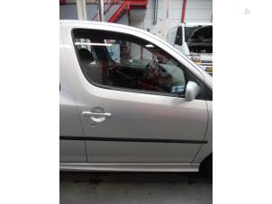Gebrauchte Tür 4-türig rechts vorne Daihatsu YRV (M2) 1.3 16V DVVT Preis € 90,00 Margenregelung angeboten von Verhoef Cars & Parts