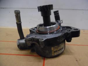 Used Vacuum pump (diesel) Mitsubishi L-200 2.5 DI-D 4x4 Price € 211,75 Inclusive VAT offered by Verhoef Cars & Parts